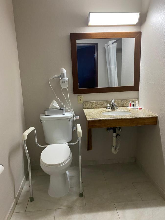 Days Inn By Wyndham Brunswick Bath Area Quarto foto