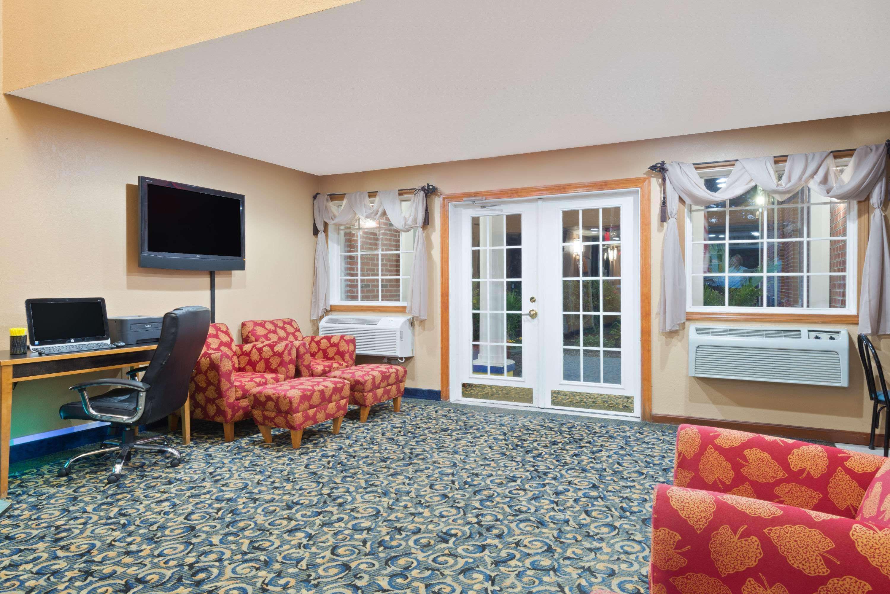 Days Inn By Wyndham Brunswick Bath Area Exterior foto